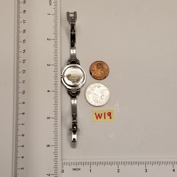 Movado Kara Women Bagle Swiss Stainless Steel Crystal Watch 0605248 Fresh Batter - Picture 4 of 16